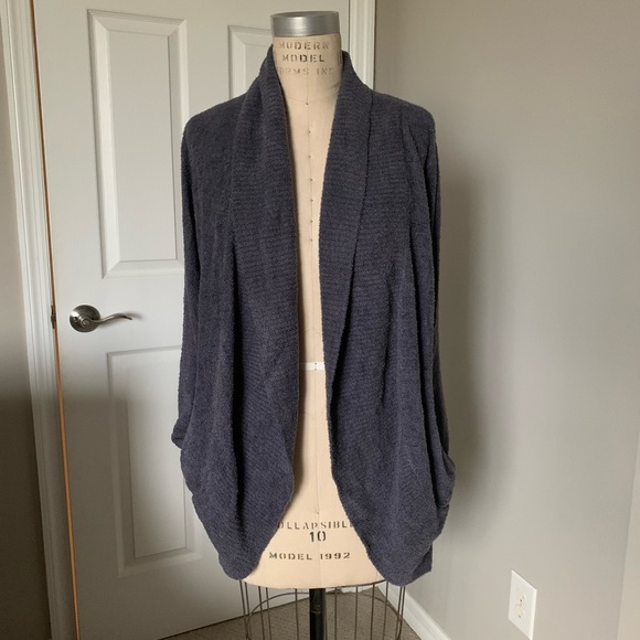 Barefoot Dreams feather soft Circle Cardigan - Picture 2 of 11